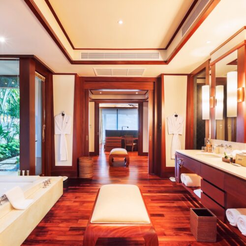 Andara_4-Bedroom-Pool-Suite_Bathroom-500x500