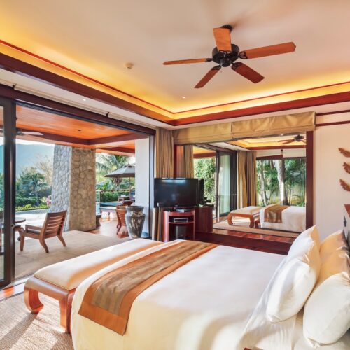 Andara_4-Bedroom-Pool-Suite_Master-Bedroom-500x500