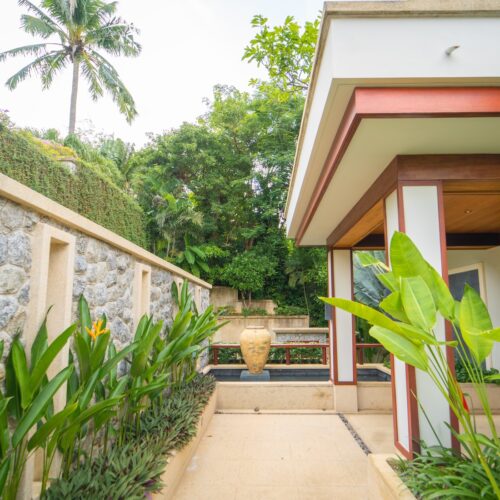 Andara_R721_Entrance-to-the-villa1-500x500